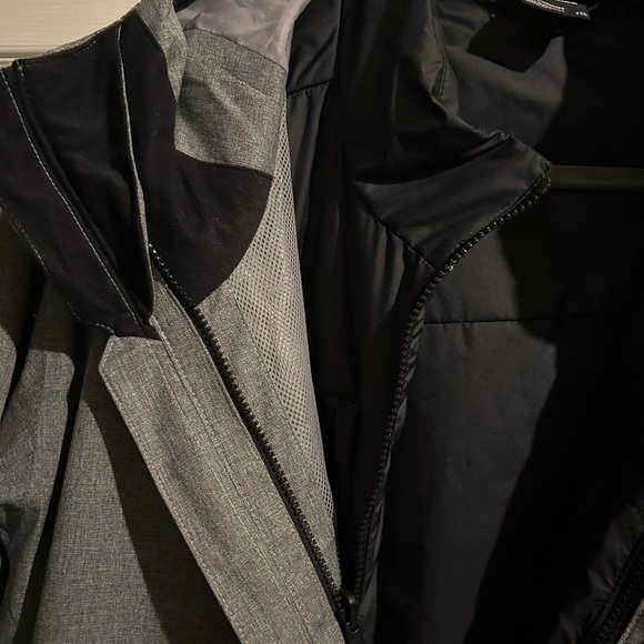 North Face men’s winter jacket - Picture 3 of 8